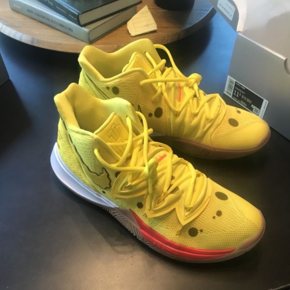 SpongeBob kyries size 11.5